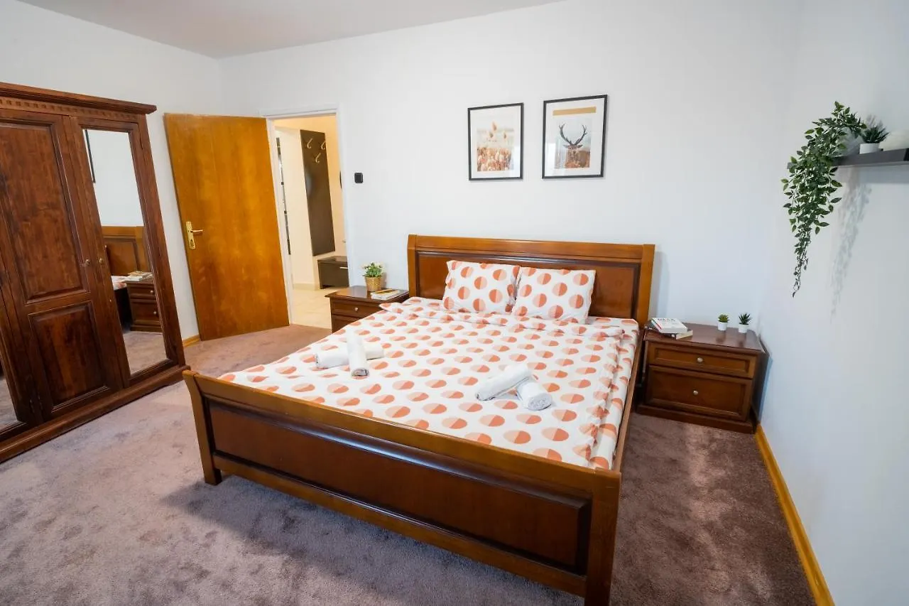 City Center Apartment With Skyline View Bukarest Románia