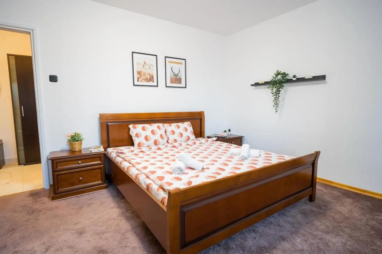 בוקרשט City Center Apartment With Skyline View