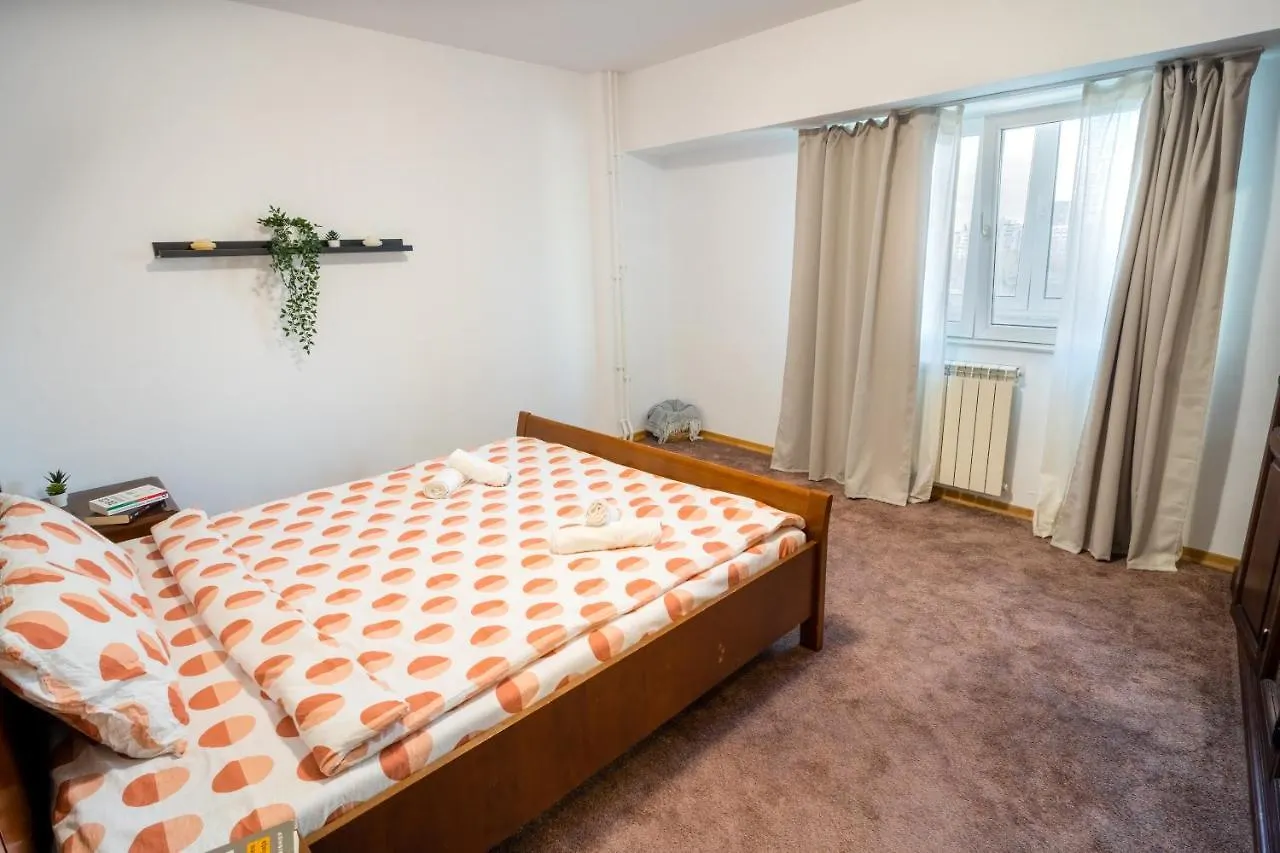 בוקרשט City Center Apartment With Skyline View 0*,