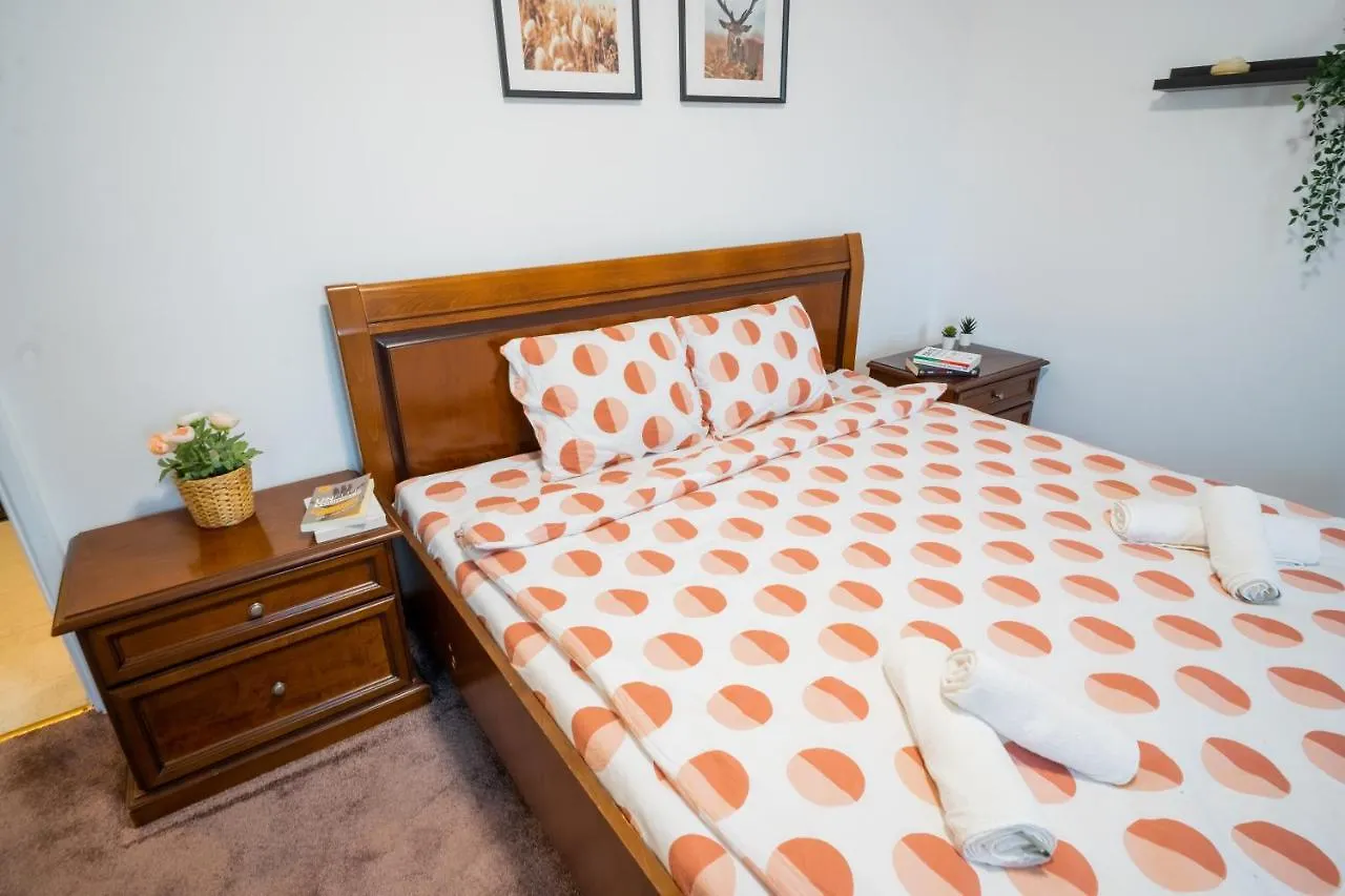 בוקרשט City Center Apartment With Skyline View רומניה