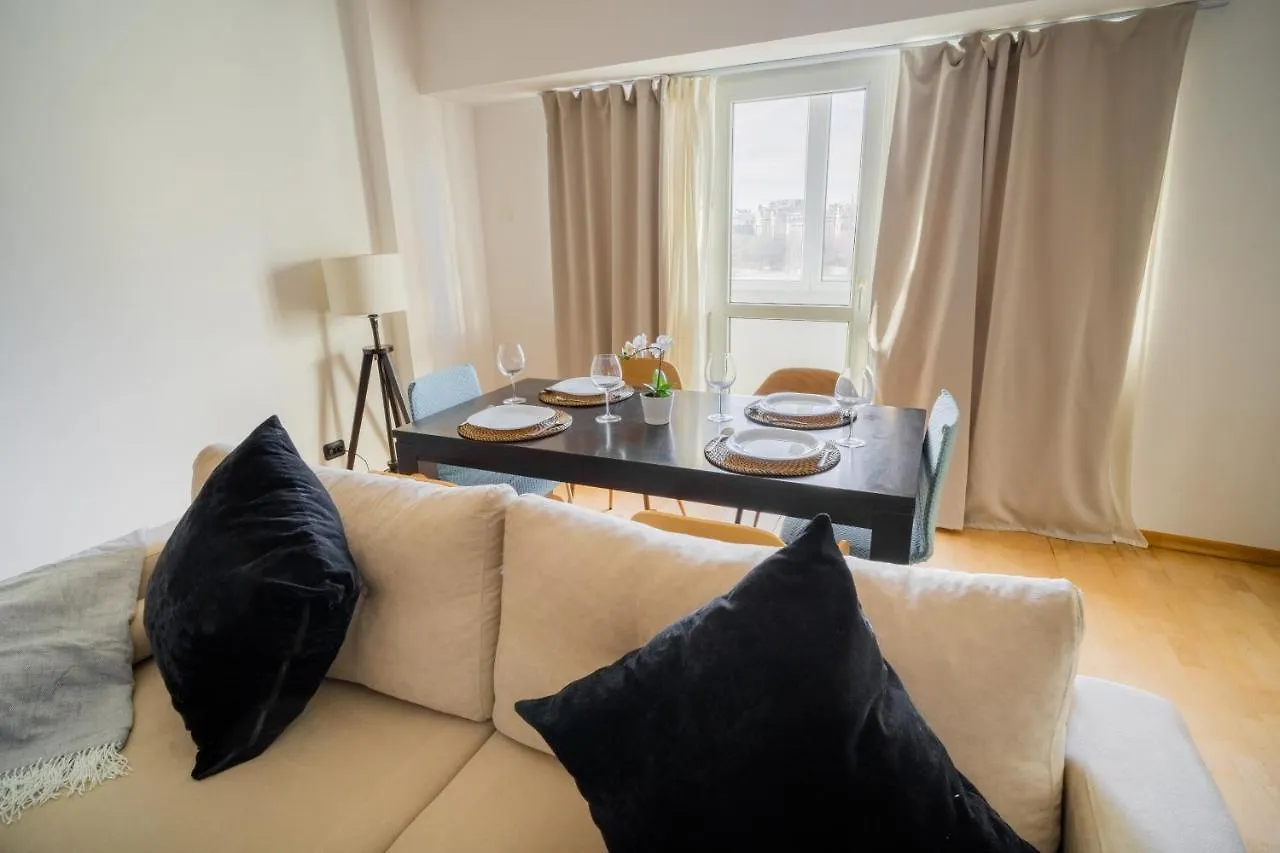 בוקרשט City Center Apartment With Skyline View 0*,