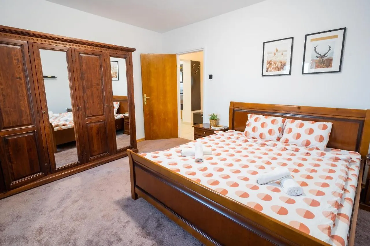 בוקרשט City Center Apartment With Skyline View